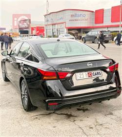 نيسان ألتيما